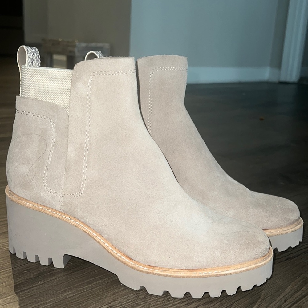 Dolce vita booties!
